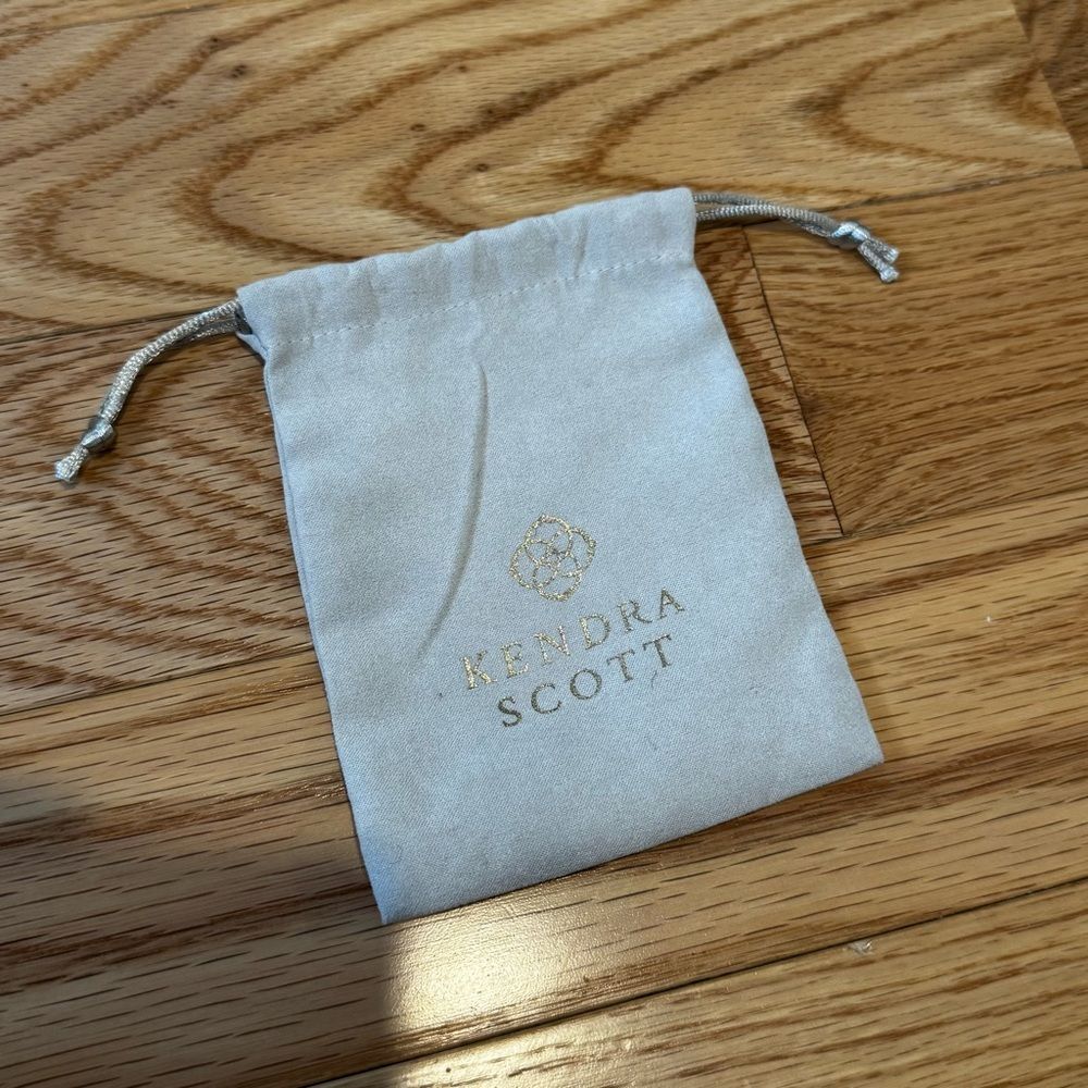 Kendra Scott Merrick Gold Chain Necklace and Bracelet Set - Picture 4 of 4